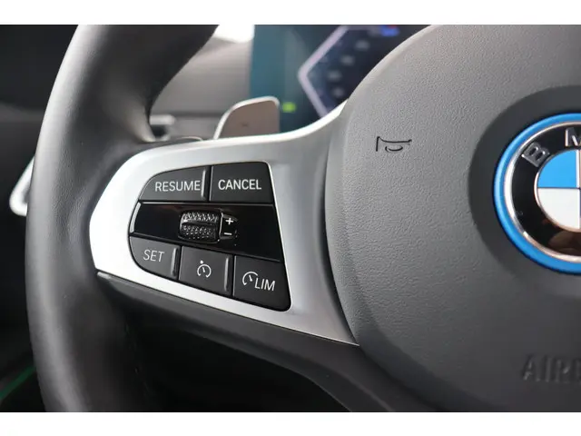 BMW 3 Serie 330e 2024 Hybride Benzine 20