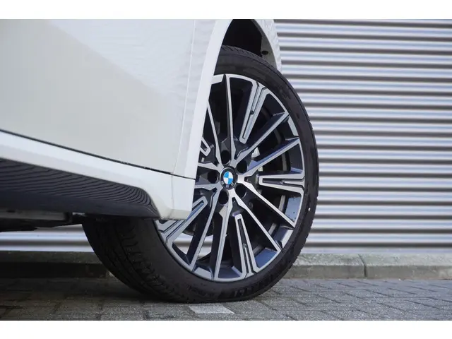 BMW iX1 eDrive20 2025 Elektrisch 17