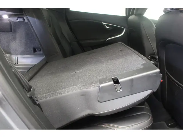 Volvo V40 Cross Country T3 Polar+ Luxury 2018 Benzine 12