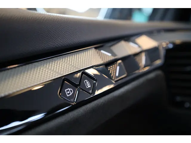 DS DS 4 e-Tense 225 'Etoile' 2024 Hybride Benzine 28