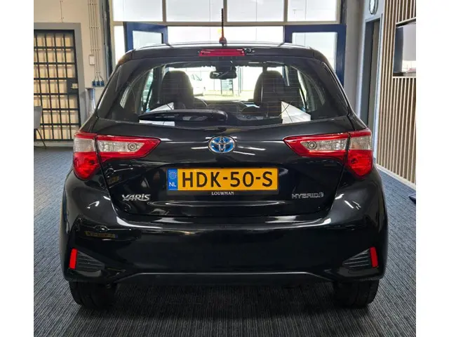 Toyota Yaris 1.5 Hybrid Aspiration 2017 Hybride Benzine 4