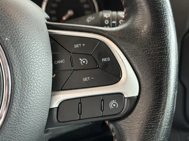 Jeep Renegade 1.4 MultiAir Opening Edition 2015 Benzine 21