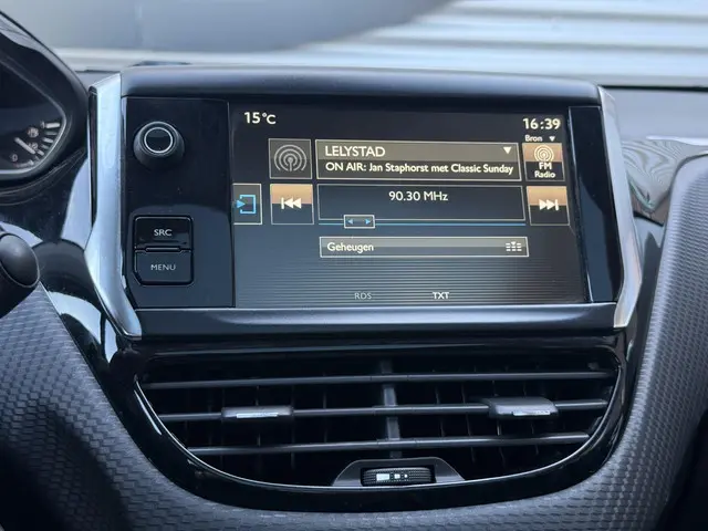 Peugeot 2008 1.2 VTi Allure 2014 Benzine 15