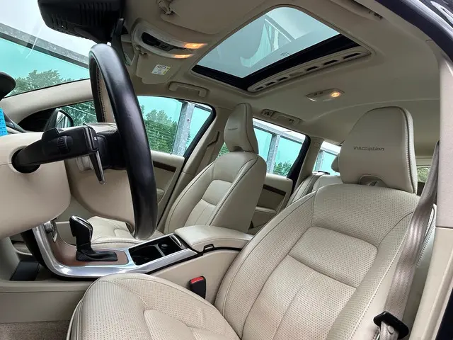 Volvo V70 2.0 T4 Inscription Edition 2016 Benzine 13