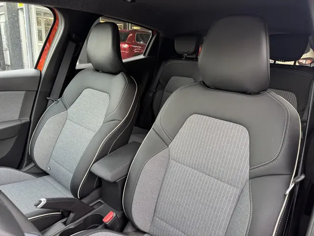 Renault Clio 1.0 TCe 90 Techno+Pack Winter!! 2024 Benzine 11