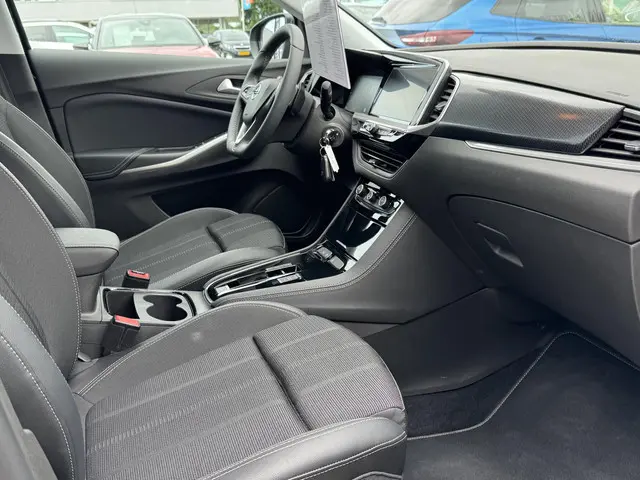 Opel Grandland 1.2 Turbo GS 2024 Benzine 22