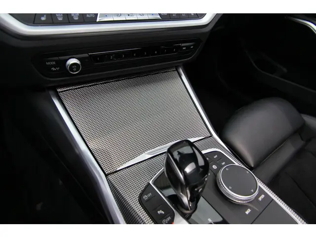 BMW 3 Serie 330i High Executive 2019 Benzine 26