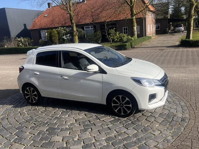 Mitsubishi Space Star 1.2 Instyle 2023 Benzine 31