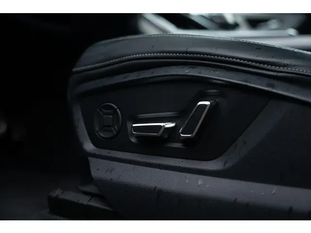 Audi Q8 55 TFSI-E quattro 2023 Hybride Benzine 27