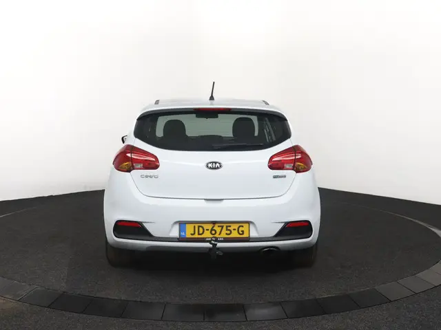 Kia cee'd 1.6 GDI ComfortLine 2016 Benzine 6