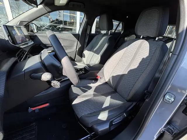Peugeot 2008 1.2 PureTech 100 Allure 2024 Benzine 9