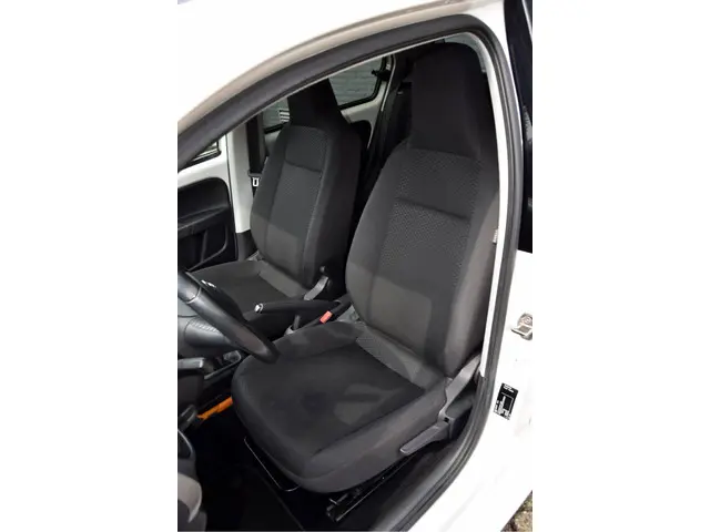 SEAT Mii 1.0 Sport Dynamic 2015 Benzine 17