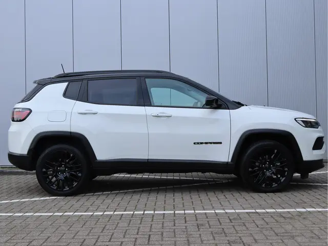 Jeep Compass 1.5T e-Hybrid Upland 2022 Hybride Benzine 25