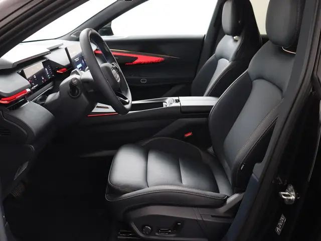 Lynk & Co 08 1.5 More 2025 Hybride Benzine 6