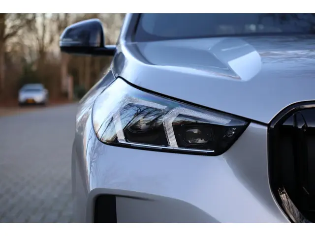 BMW X1 xDrive30e 2023 Hybride Benzine 11