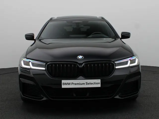 BMW 5 Serie Touring 530i 2020 Benzine 3