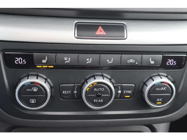 Volkswagen Sharan 2.0 TDI Highline 7p. 2016 Diesel 27