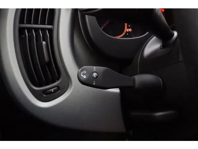 Fiat Panda 0.9 TwinAir Lounge 2019 Benzine 23