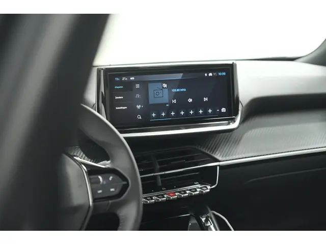 Peugeot 2008 PureTech 130 EAT8 Allure 2024 Benzine 52