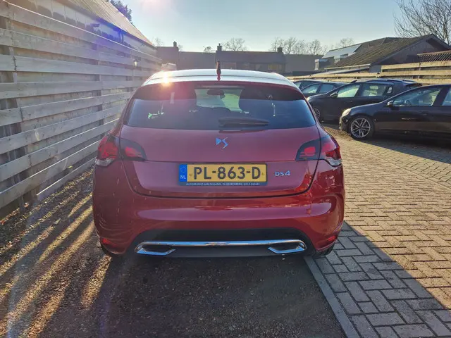 DS DS 4 1.2 PureTech Chic Navigatie 2017 Benzine 4