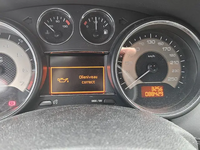 Peugeot RCZ 1.6 THP NAVI LEER TEL CC 2012 Benzine 25