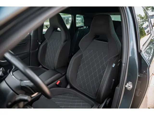 Škoda Karoq 1.5 TSI ACT Sportline Business 2021 Benzine 15