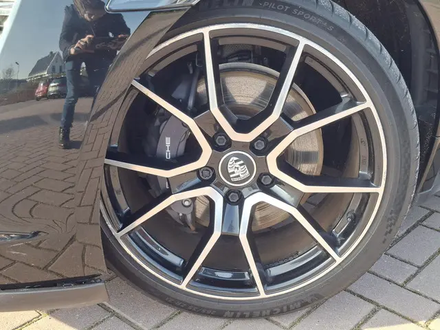 Porsche Taycan Sport Turismo 93 kWh 2022 Elektrisch 9