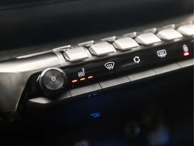 Peugeot 3008 1.2 PureTech GT Premium Sport 2020 Benzine 11