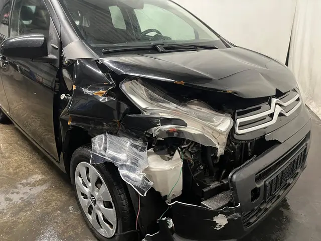 Citroën C1 1.0 VTi Feel SCHADEAUTO!! 2019 Benzine 8