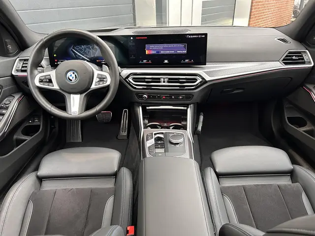 BMW 3 Serie Touring 320e 2024 Hybride Benzine 11