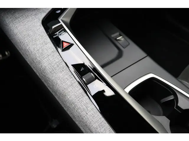 Peugeot 3008 1.2 Hybrid 136 GT 2024 Hybride Benzine 30