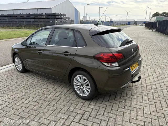 Citroën C4 1.2 PureTech Business 2015 Benzine 6