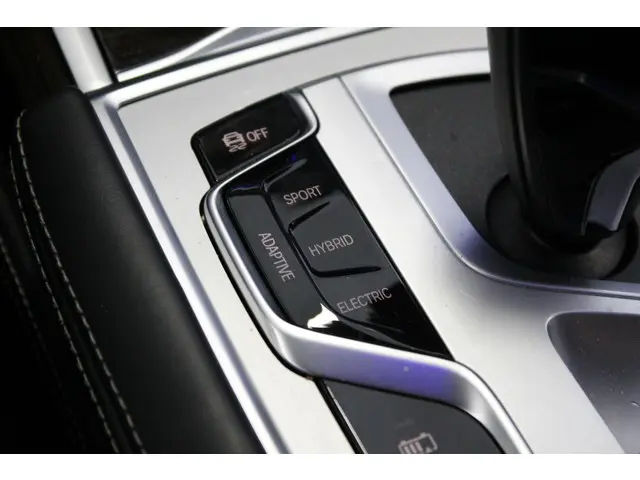 BMW 7 Serie 745e High Executive 2022 Hybride Benzine 37