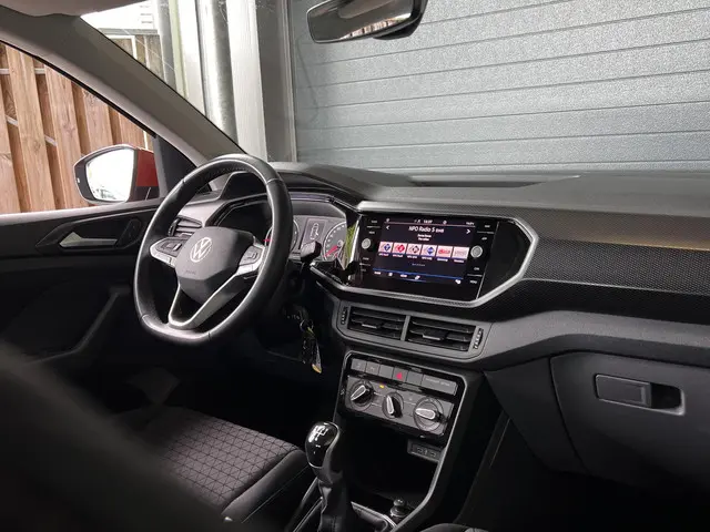 Volkswagen T-Cross 1.0 TSI Life 2021 Benzine 21