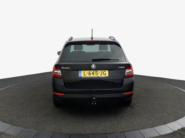 Škoda Fabia Combi 1.0 TSI Monte Carlo zwart 2019 Benzine 6