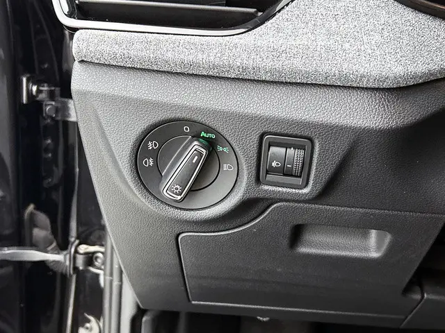 Škoda Kamiq 1.0 TSI Business Edition DSG 2025 Benzine 18