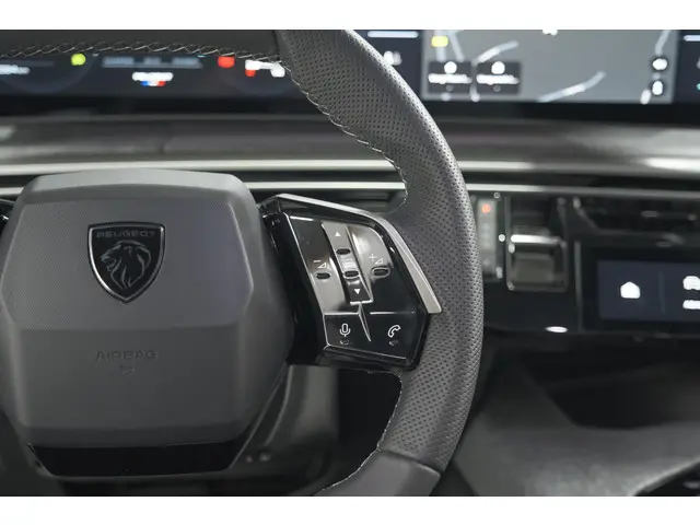 Peugeot 3008 1.2 Hybrid 145 GT 2025 Hybride Benzine 33