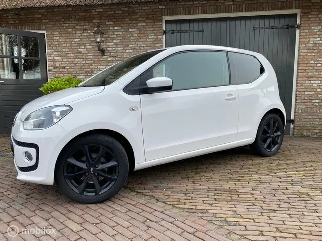 Volkswagen up! 1.0 move up! 2012 Benzine 6