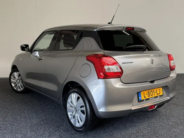Suzuki Swift 1.2 Select Smart Hybrid 2021 Benzine 3