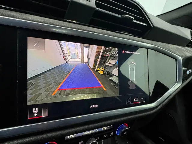 Audi RSQ3 Sportback 2.5 TFSI RS Seats Pano 2022 Benzine 18