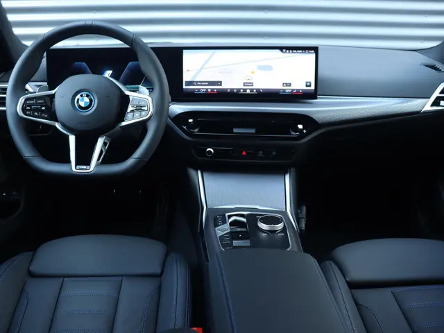 BMW 3 Serie Touring 330e 2025 Hybride Benzine 11