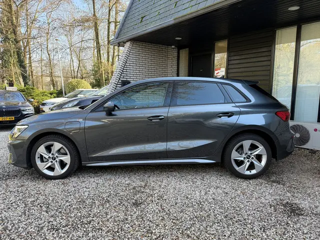 Audi A3 Sportback 40 TFSI e S-Line 2021 Hybride Benzine 8