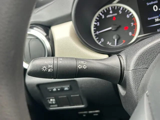 Nissan Micra 1.0L Acenta 2018 Benzine 11