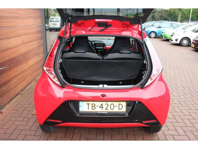 Toyota Aygo 1.0 VVT-i x-joy 2018 Benzine 11