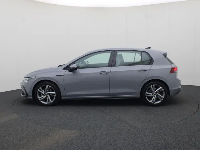 Volkswagen Golf 1.5 eTSI 130pk DSG R-Line 2024 Benzine 6