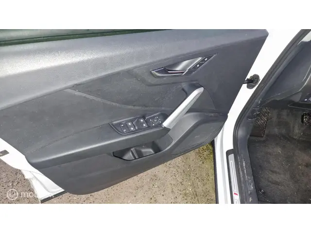 Audi Q2 35 TFSI CoD Sport trekhaak 2019 Benzine 17