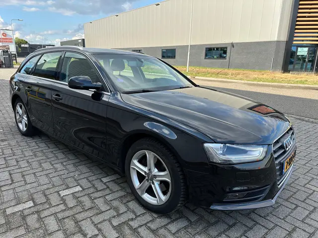 Audi A4 Avant 1.8 TFSI Business Edition 2013 Benzine 8