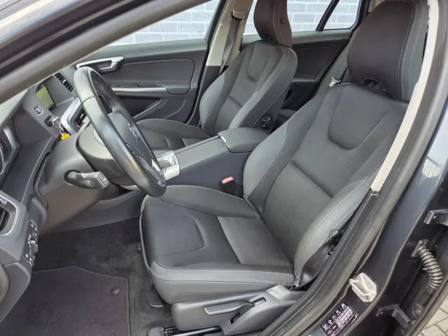 Volvo V60 T3 150 pk Momentum Automaat 2014 Benzine 5