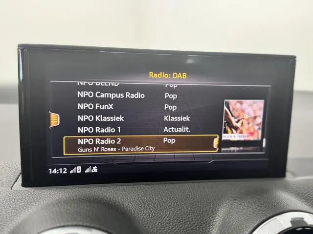 Audi Q2 30 TFSI S-Line 2022 Benzine 12