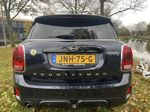 MINI Countryman Cooper S E ALL4 AT 2019 Hybride Benzine 5